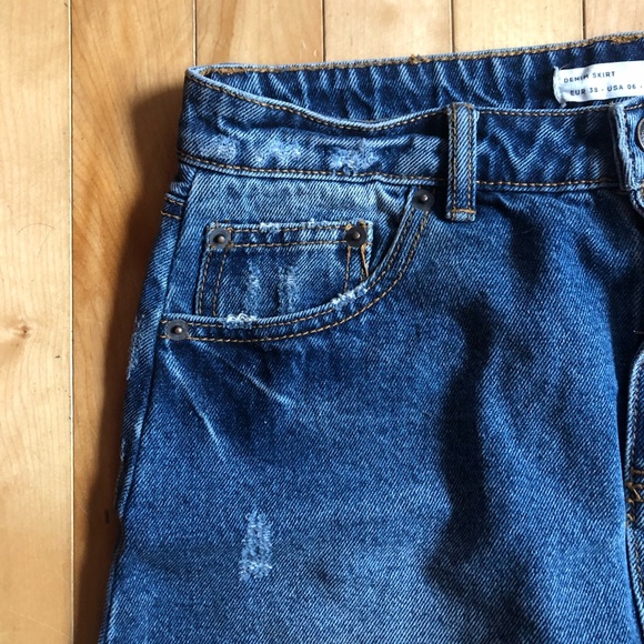 NWOT high waisted Stradivarius Denim Skirt size 06 - Picture 3 of 8